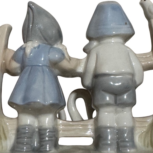 VTG 1988 Artmark Country Pond Dutch Boy Girl Swan Fine Porcelain Figurine - Picture 10 of 13